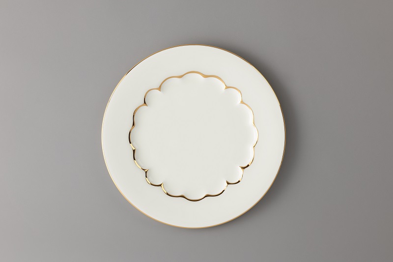 夫人瓷-西湖藍(lán)內(nèi)花邊平盤(270mm).jpg 夫人瓷-西湖藍(lán)內(nèi)花邊平盤(270mm).jpg